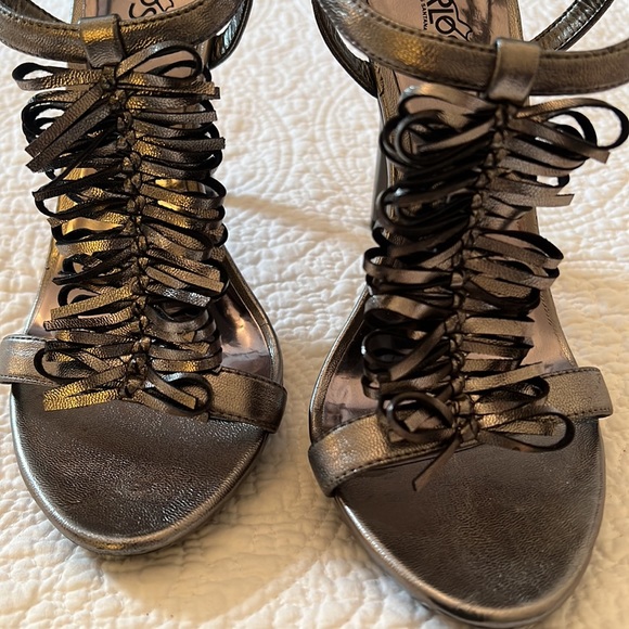 Carlos Santana Metallic Heels ❣️ - Picture 2 of 5